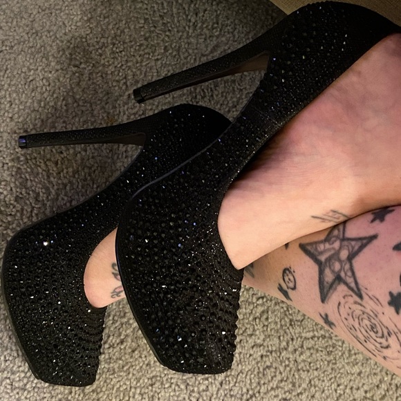 SOLD! -BELLA LUNA Rhinestone Heels 😍 - Picture 2 of 6